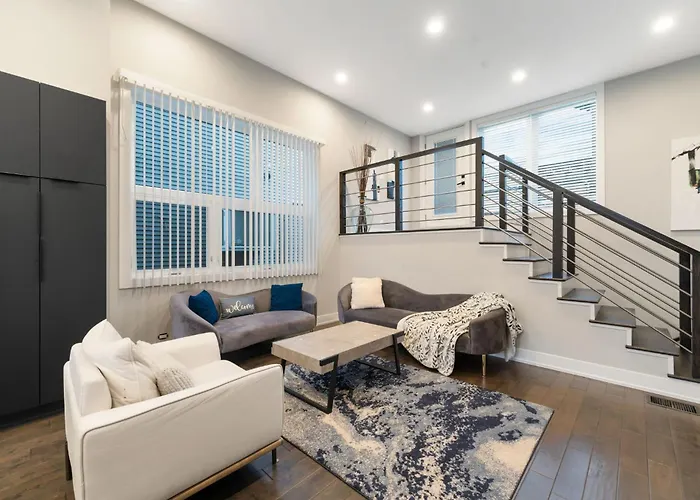 Magnificent New W/8 Beds & Free Parking * Chicago