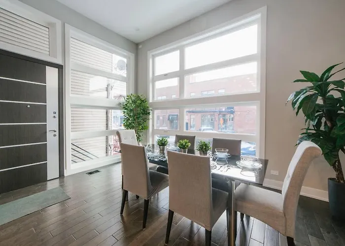Magnificent New W/8 Beds & Free Parking * Chicago