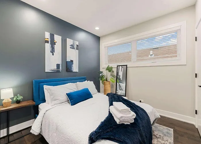 Magnificent New W/8 Beds & Free Parking * Chicago