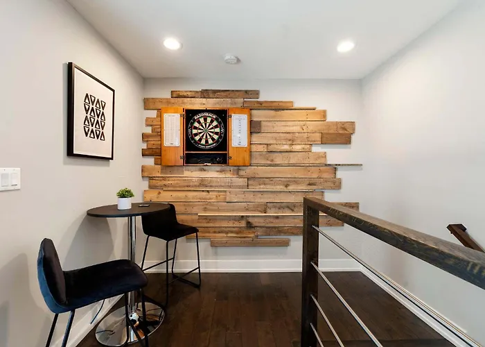 Magnificent New W/8 Beds & Free Parking *